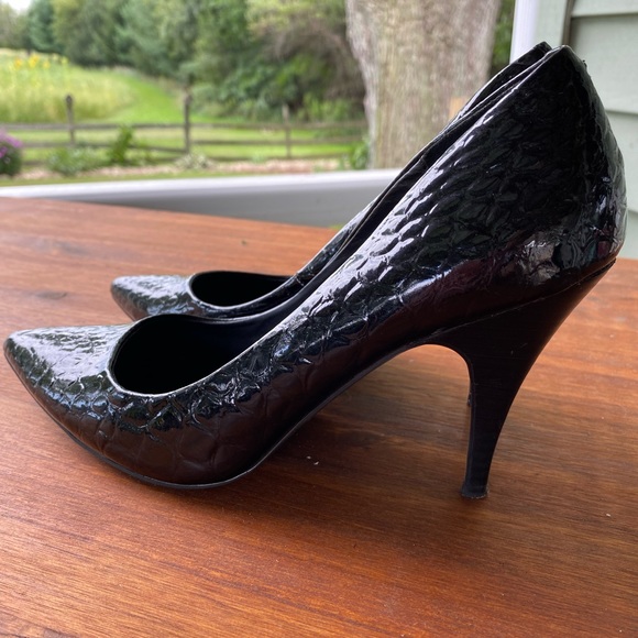 Steve Madden Luxe L-Kasey Black Patent Snake Heels.  Size 8 - Picture 2 of 7
